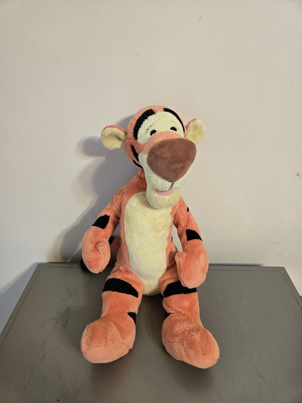 Disney Store Winnie The Pooh Tigger 17" Plush Toy